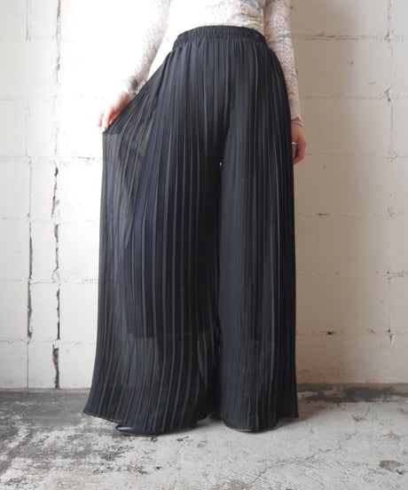 Pleated Wide Easy Pants BK