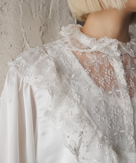 tru 1970-80's Euro Lace Yoke Satin blouse WH