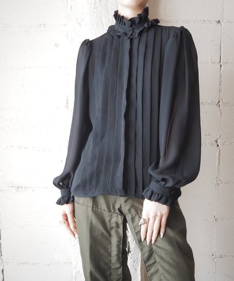 Frill Collar Pleated Design Blouse BK