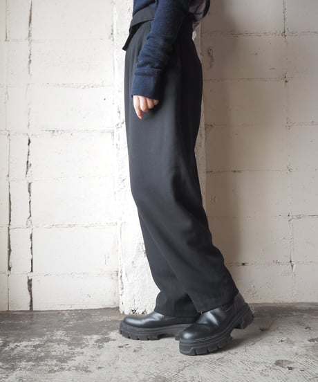 Waist Design Tuck Pants BK