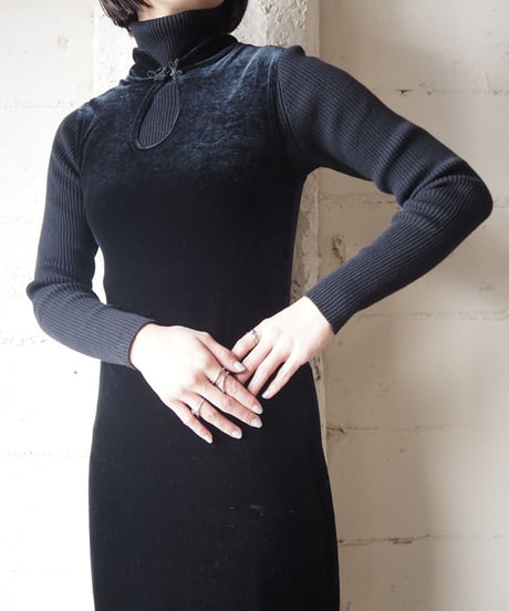 Peekaboo China Sleeveless Velour Dress BK