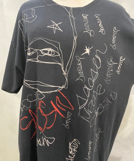 SAOSIN Scribbled Tee BK