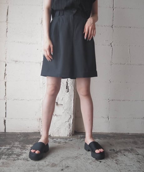 Tuck Shorts BK