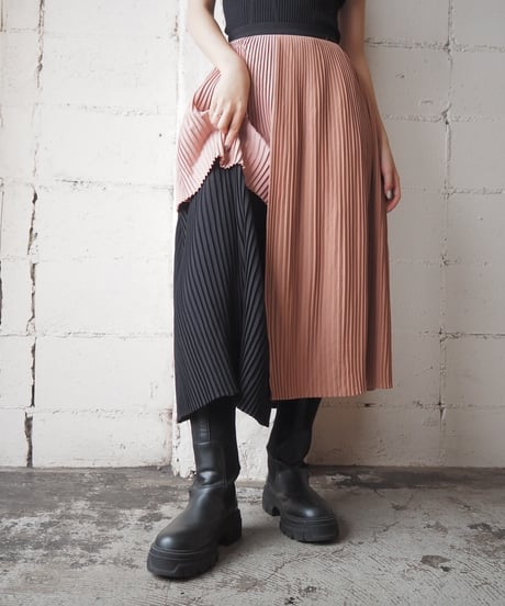 Asymmetric Design Tricolor Pleats Skirt BEPIBK