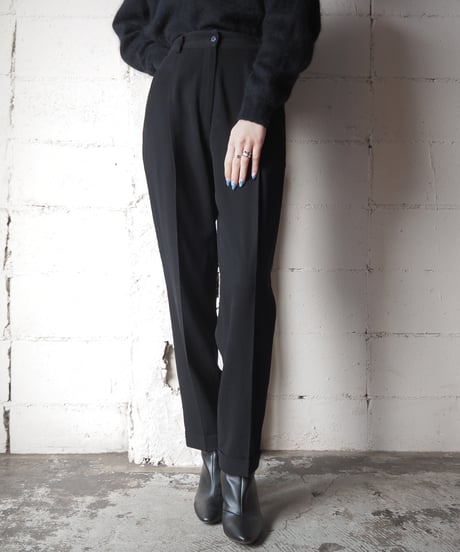 DONNA KARAN Tuck Pants BK