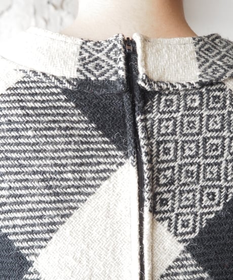 1970's Vintage Plaid Poncho BKWH