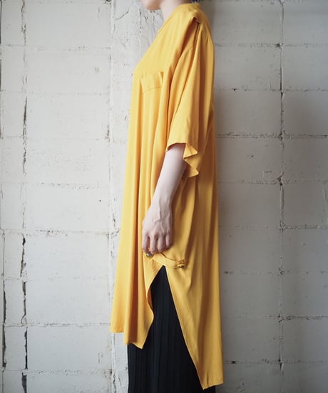 Tuck Sleeve Long Shirt YE
