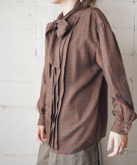 Small Pattern Boe Tie Blouse BUR