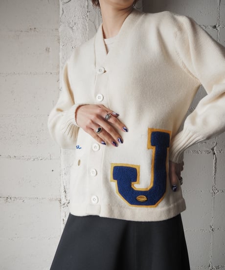 Lettered Cardigan IVBL