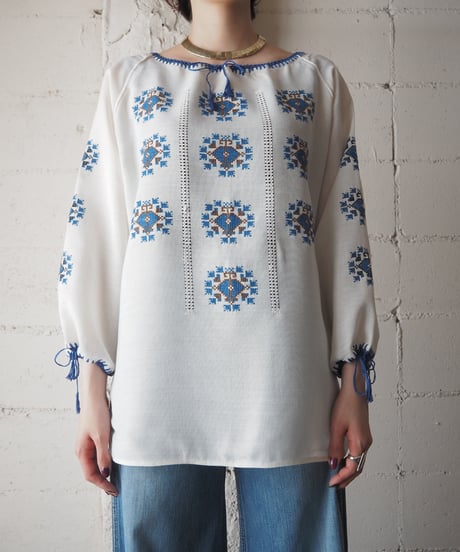 1960~70's Euro Embroidery Smock IVBL