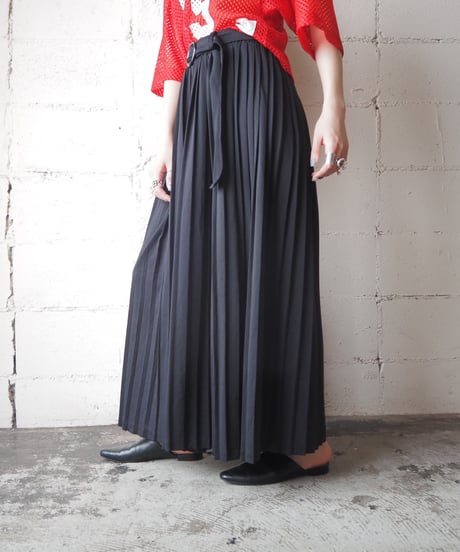 Pleated Super Wide Pants BK