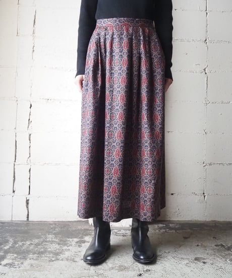 Arabesque Pattern Skirt NVRE