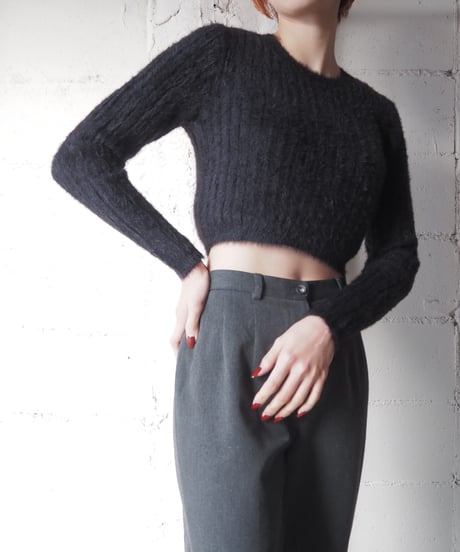 Cropped Shaggy Knit BK