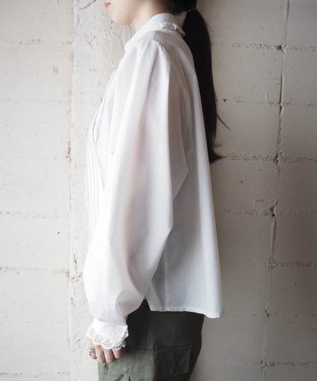 1970's EURO  Cutwork Round Collar Blouse WH