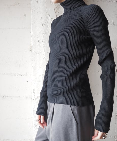 Button Cuff Lame Turtle Knit BKSL