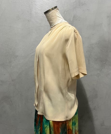 S/S Collarless Back Button Blouse IV