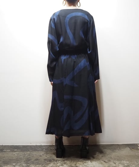 Curve Pattern Dress BKNV