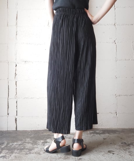 Pleated Wide Easy Pants BK