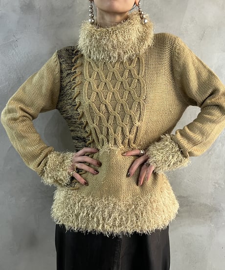 Shaggy Design Cable Knit BEBK