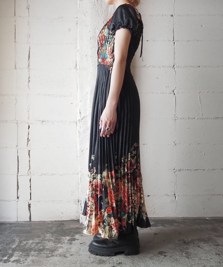 Flower Motif Pleated Dress BKPI