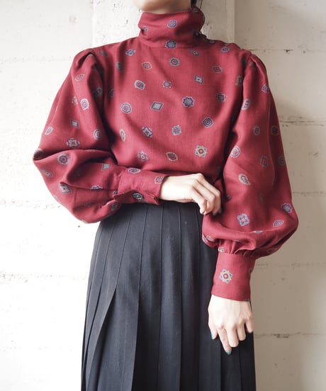 Turnover Collar Small Pattern Blouse RE