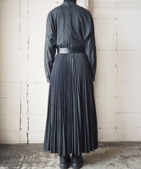 1970's Pleated Vneck Dress GR