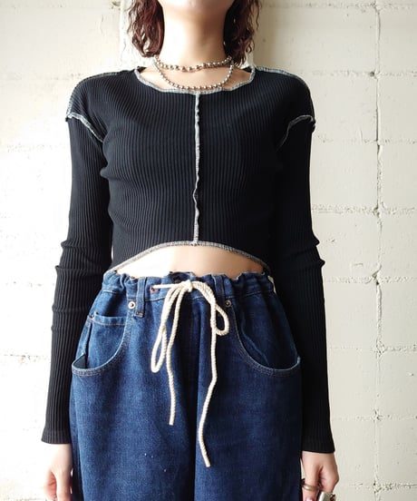 Stitch Mock Neck Cutsewn BK