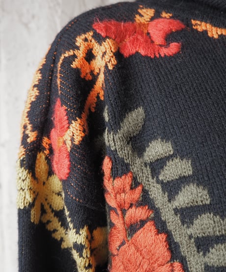 3D Embroidery Sweater BK