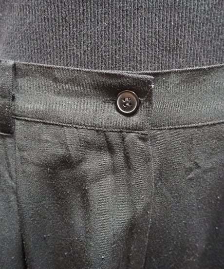 Basic Tuck Pants BK