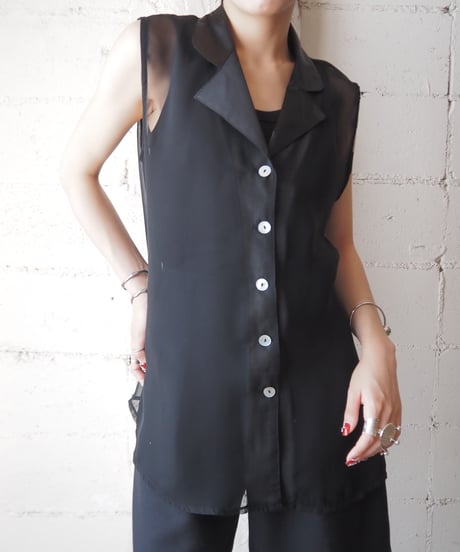 Sleeveless Satin Collar Shirt BK