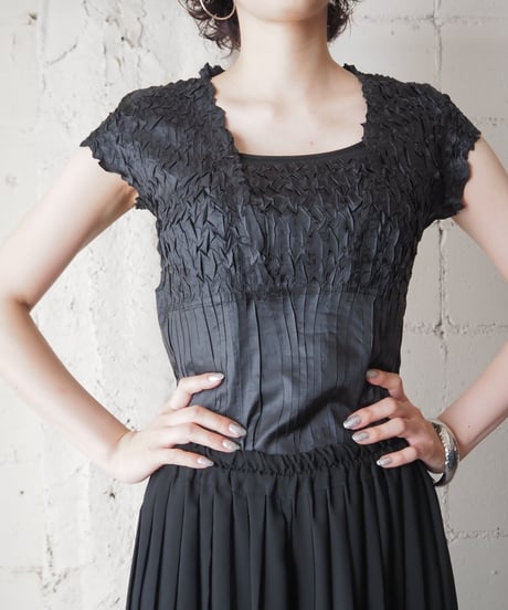 Square Neck Pleated Cutsewn BK