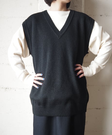 V Neck Knit Vest BK