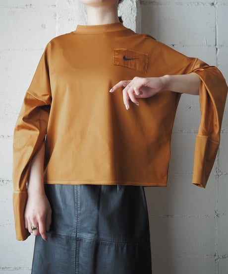 NIKE Elbow Opening Cutsew OR