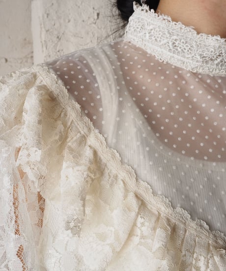 Lace Frill Back Button Brouse WH