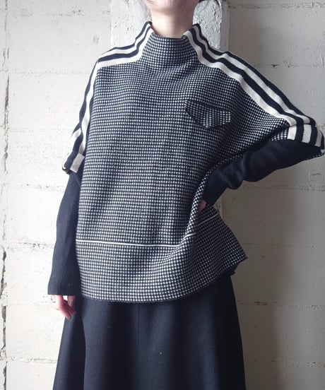 Layered Style Pattern Knit BK WH