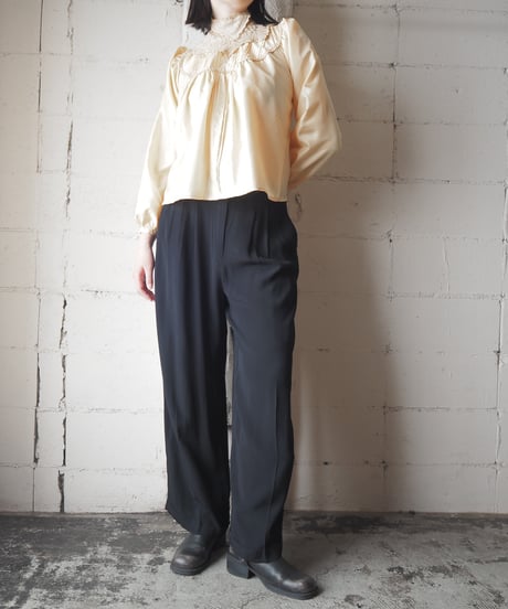 1970's Crochet Lace Collar Pintuck Blouse YEBE