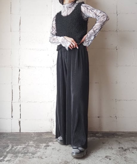 Cropped Shaggy Knit Vest BK