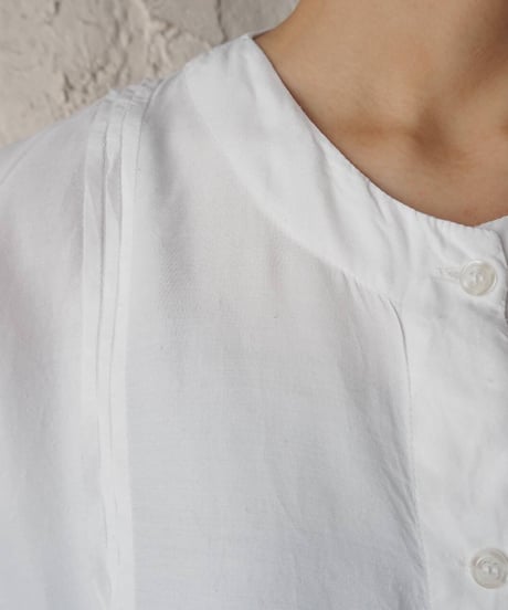 Collarless Cropped Shirt WH