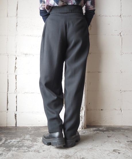 Waist Design Tuck Pants BK