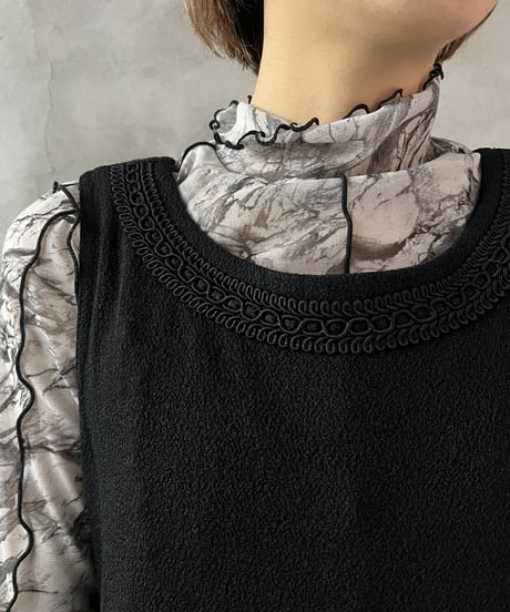 Neck Embroidery Sleeveless Dress BK
