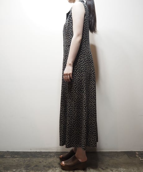 Back Open Pattern Sleeveless Dress BK WH
