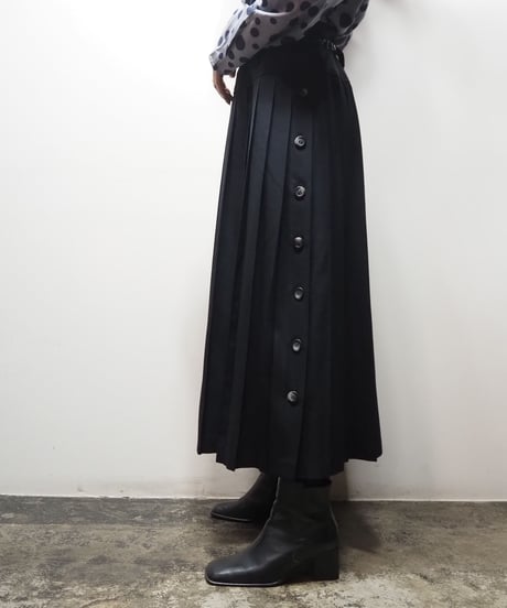 Side Button Pleated Skirt BK