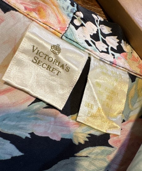 Victoria's Secret Floral Print Silk Robe BKPIGN
