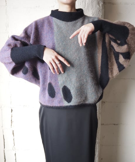Assinmetric Design Dolman Sleeve Knit GRPURBK