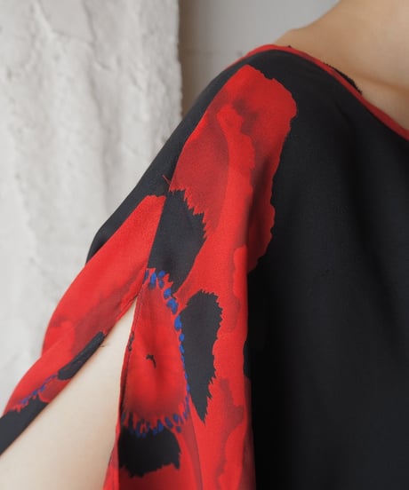 Flower Pattern Slit Sleeve Blouse BKRE