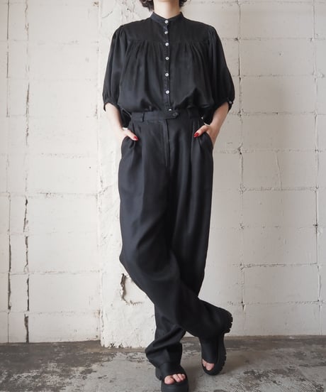 Stand Collar Voiume Sleeve Blouse BK
