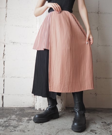 Asymmetric Design Tricolor Pleats Skirt BEPIBK