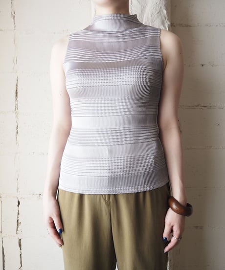 Pleated Sleeveless Blouse SV
