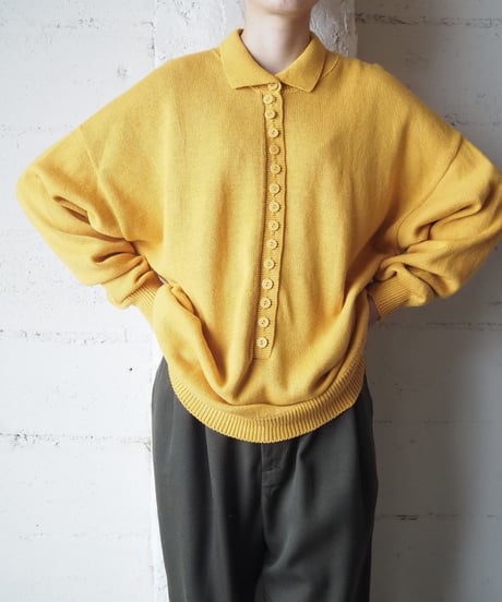 Many Button Collar Knit YE