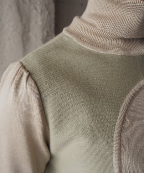 Bicolor Curve Design Turtle Neck Knit BEKA